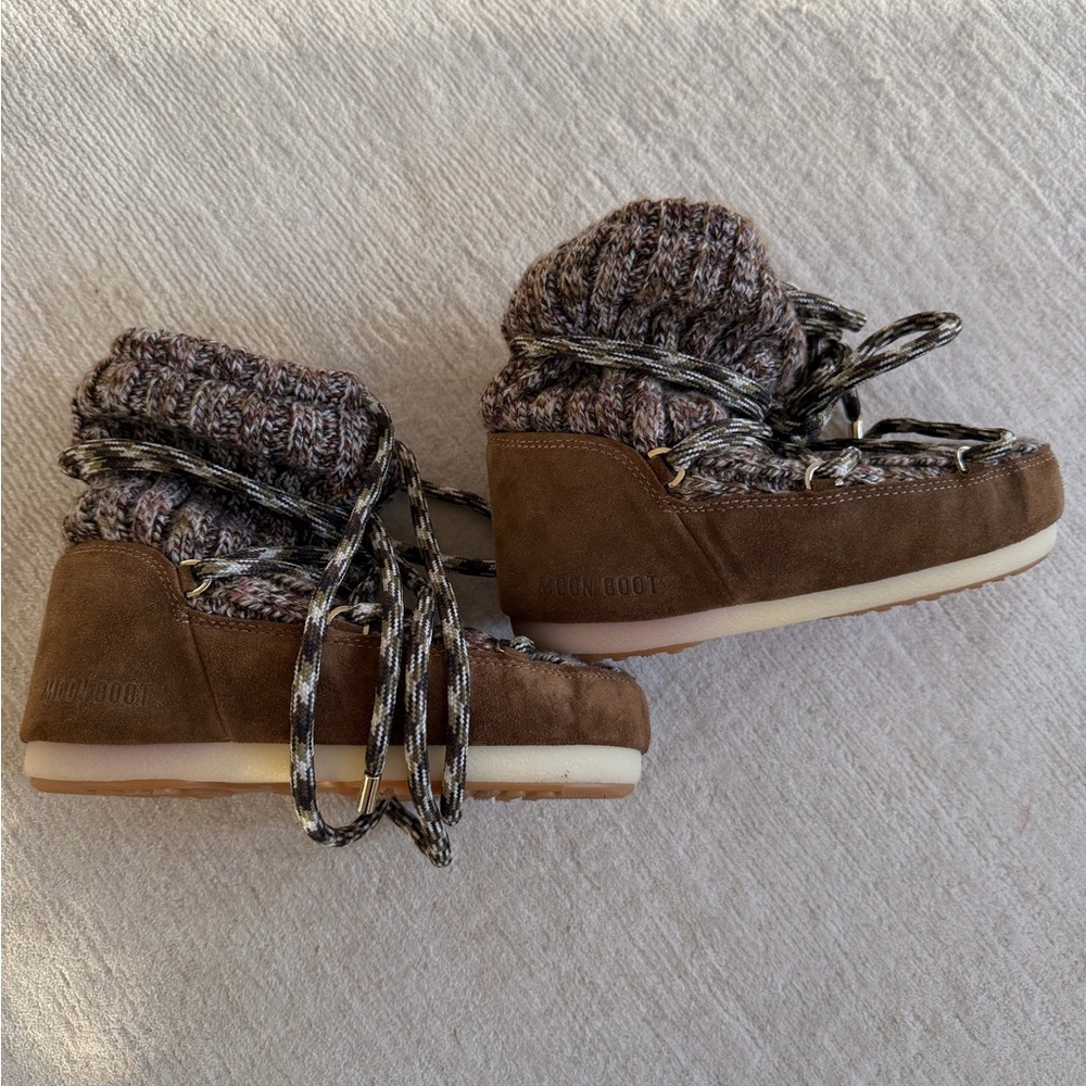 Brown Knit Ankle Moon Boots!!